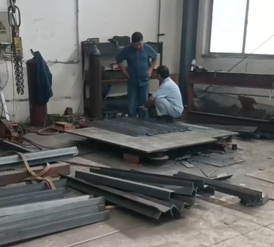 K3往復(fù)式給煤機加工中
